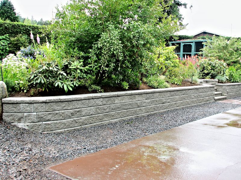 Common Problems With Aging Concrete Retaining Walls